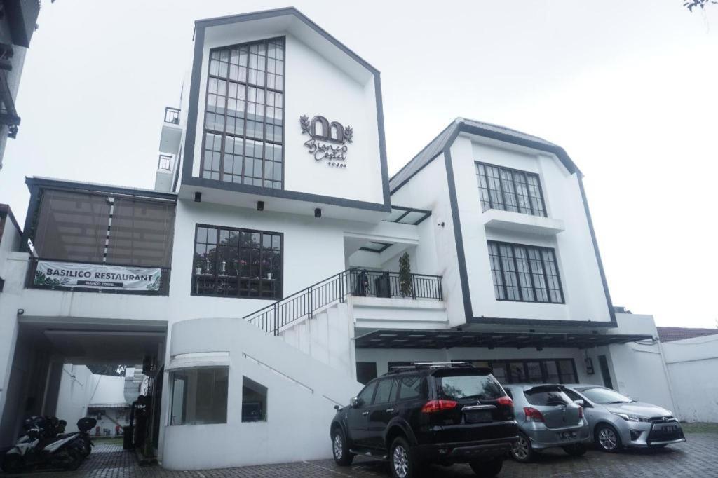 Hotel Bianco Costel Bogor Esterno foto