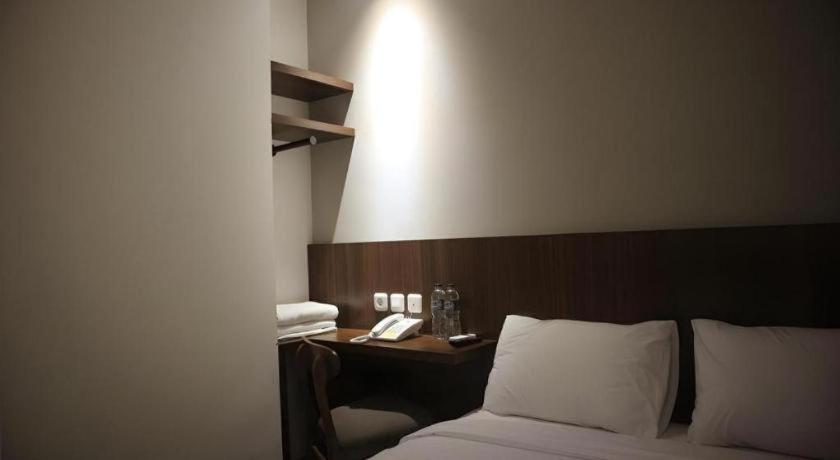 Hotel Bianco Costel Bogor Esterno foto