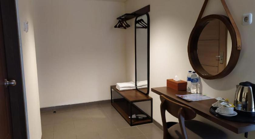 Hotel Bianco Costel Bogor Esterno foto