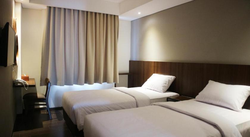Hotel Bianco Costel Bogor Esterno foto