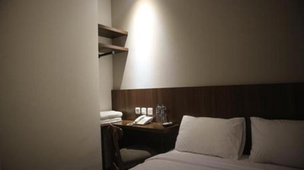 Hotel Bianco Costel Bogor Esterno foto