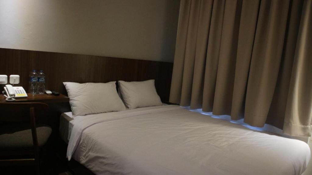 Hotel Bianco Costel Bogor Esterno foto